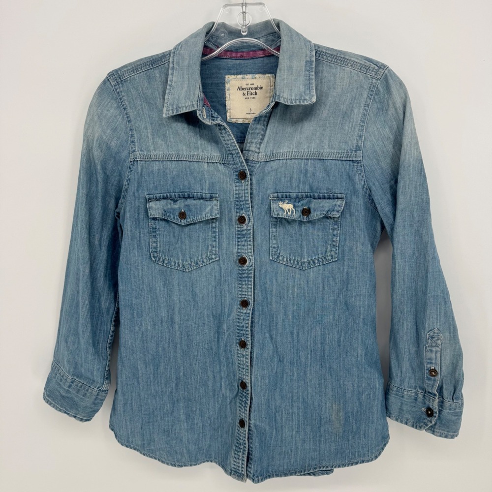 Abercrombie & Fitch Denim Long Sleeve Button Light Wash Embroidered Logo Size S‎